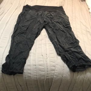 LuluLemon Size 8 Crop Pants/Joggers